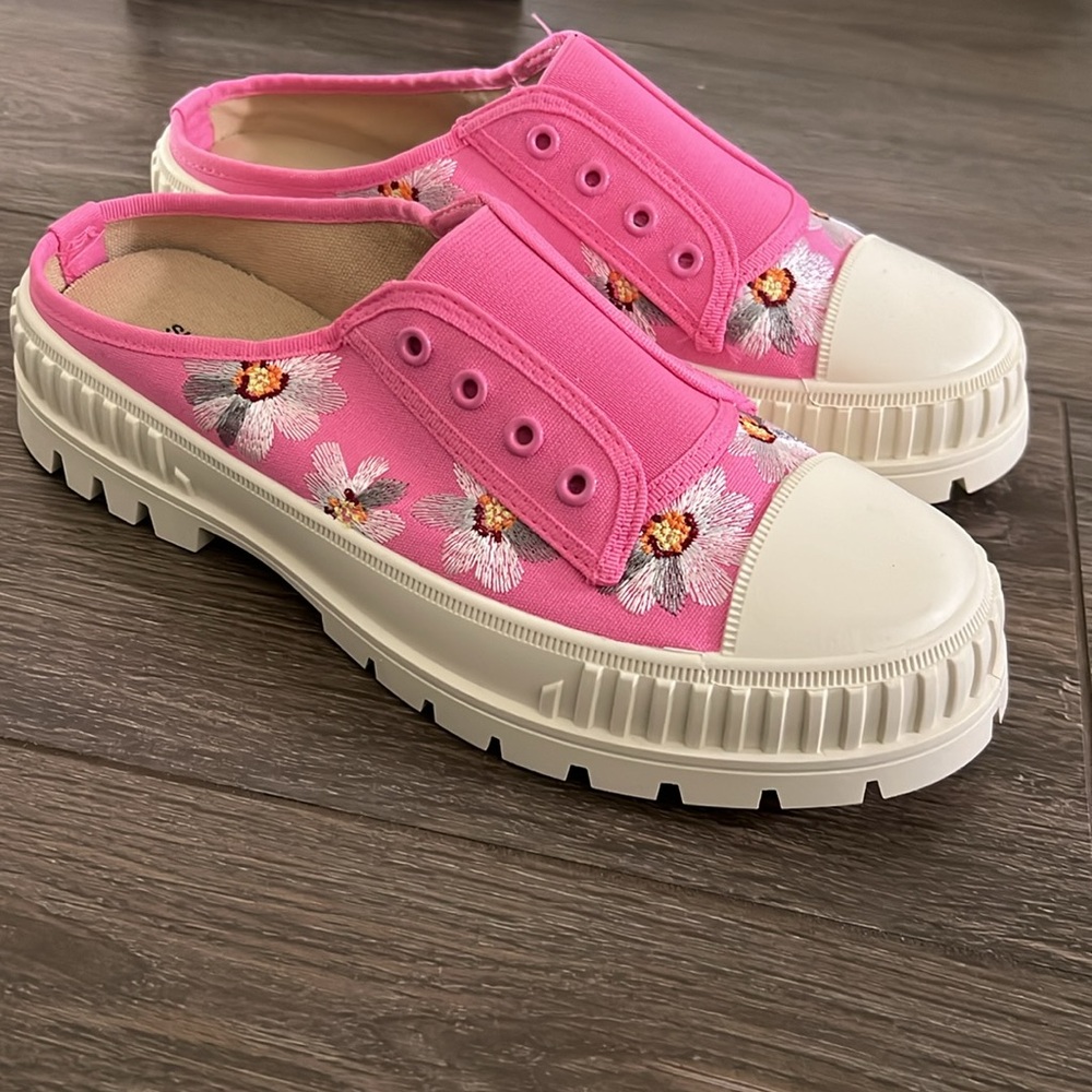 Shoe Republic LA Hot Pink Daisy Embroidered Slip-On Platform Sneakers